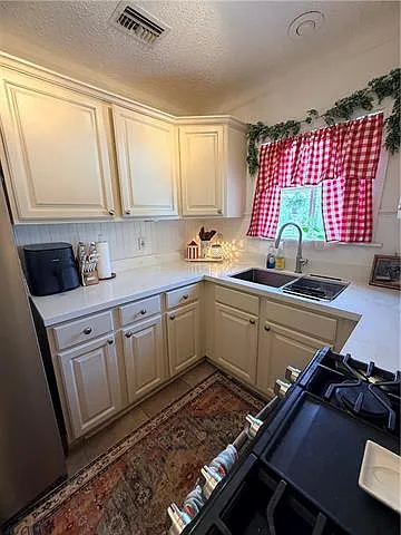 39 Davis Blvd — Photo 8
