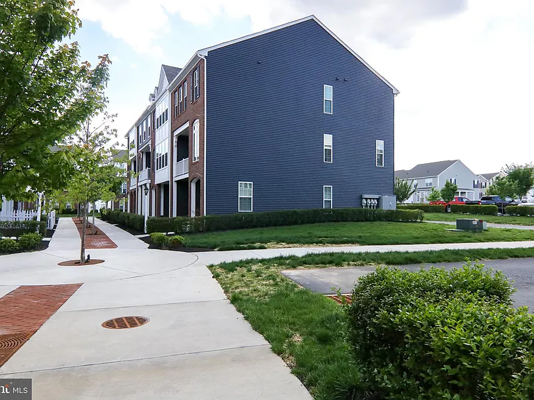 1317 Canning Way — Photo 6