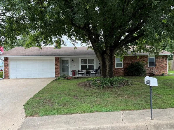 5953 Walden St, Lowell, AR 72745