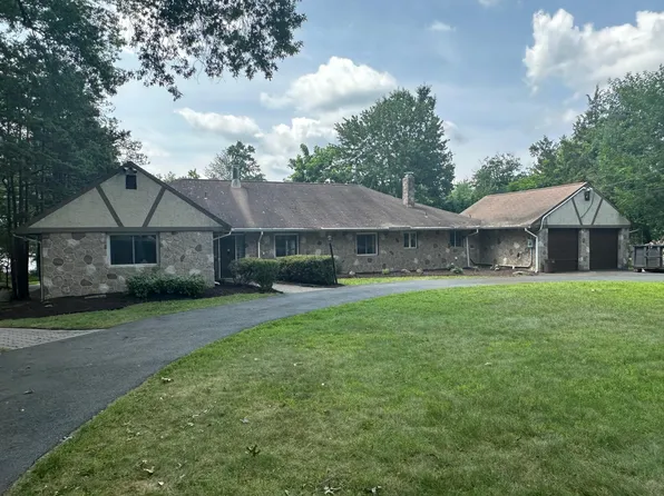 111 Lake Dr E, Wayne, NJ 07470