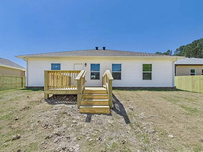 804 Pine Tree Rd — Photo 16