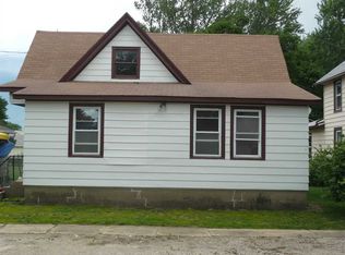 109 W Oak St, Holcomb, IL