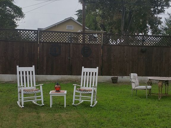 5th image of 604 Porter St
