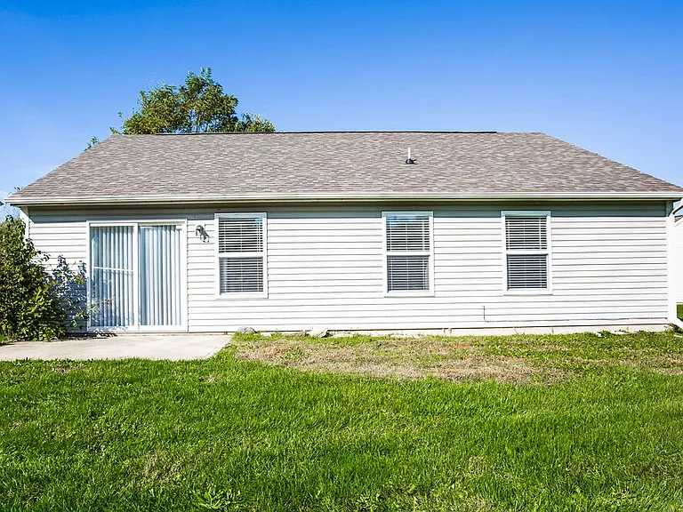 9 S Morris Blvd — Photo 15