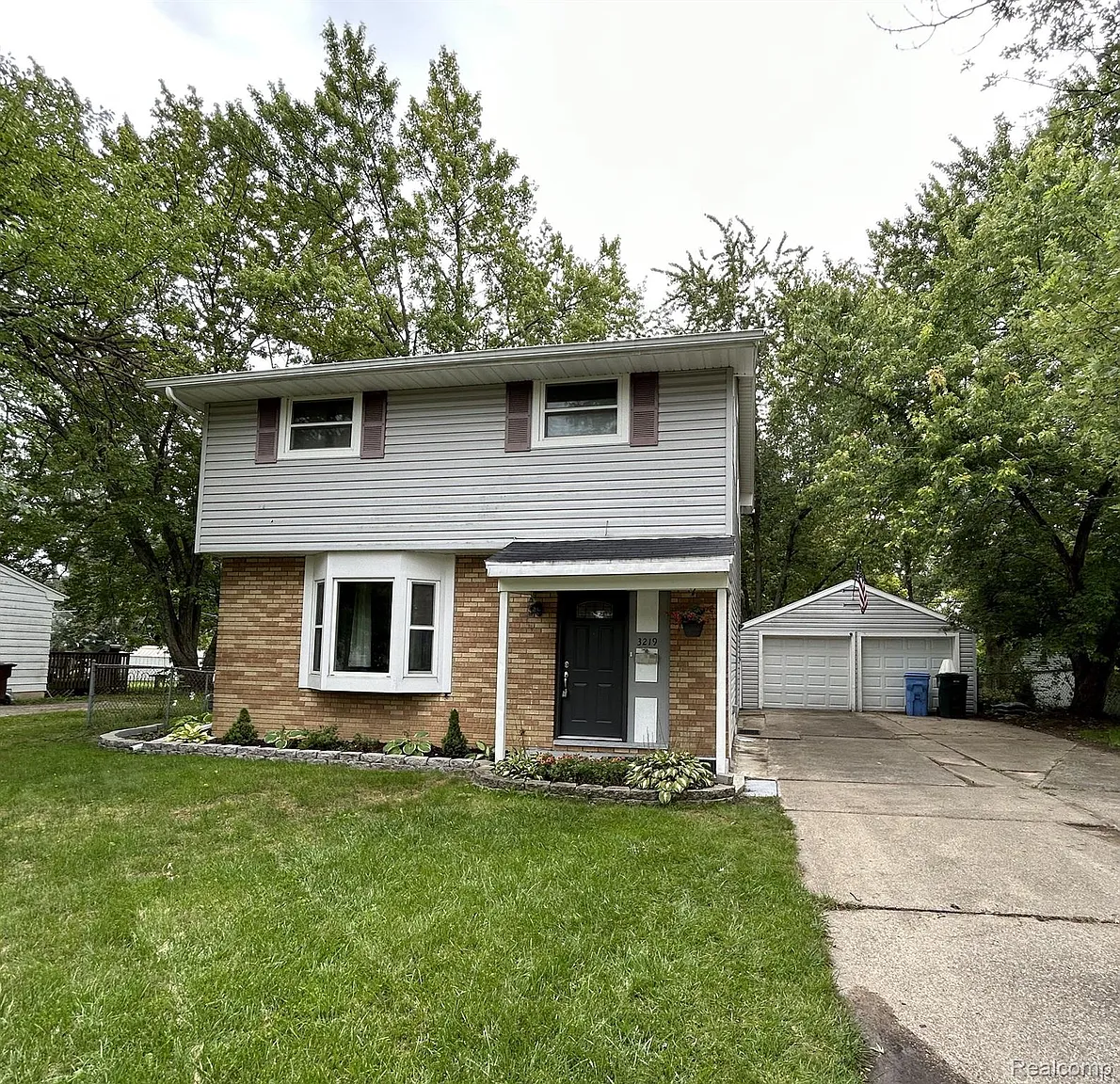 3219 Glenbrook Dr photo 1