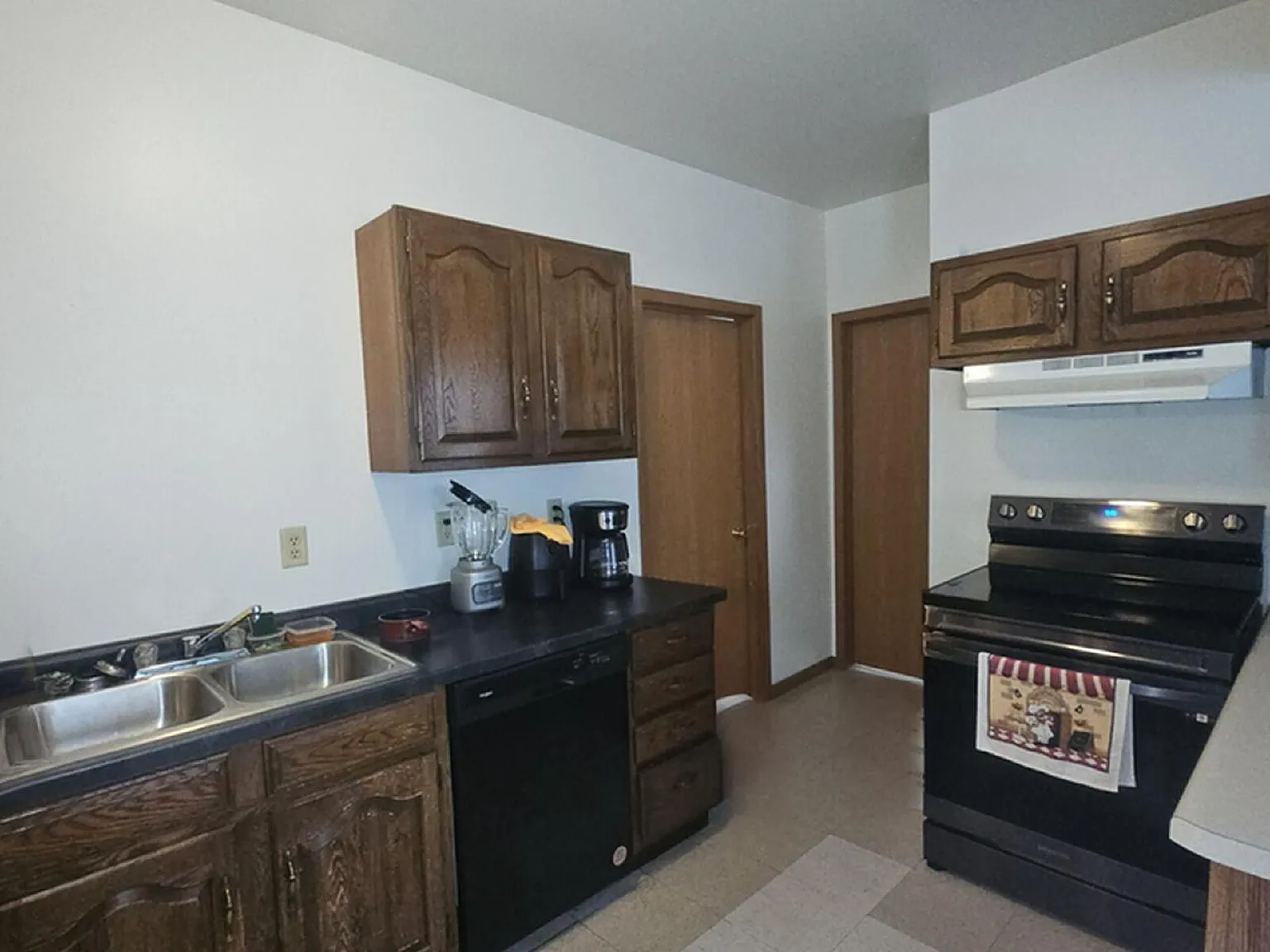 4 bed, 1.0 bath, $395 — Photo 3