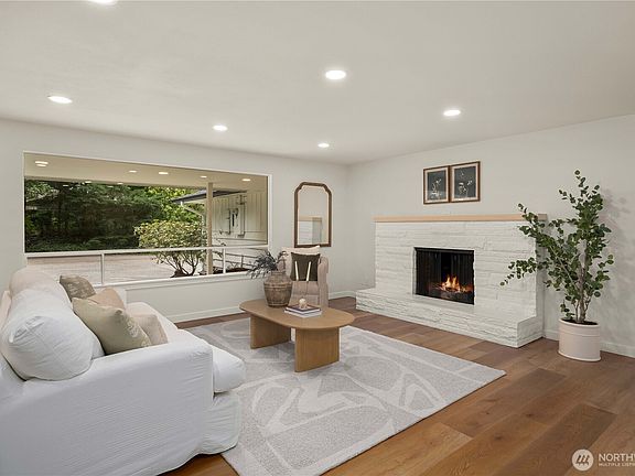 4th image of 8115 50th Avenue E