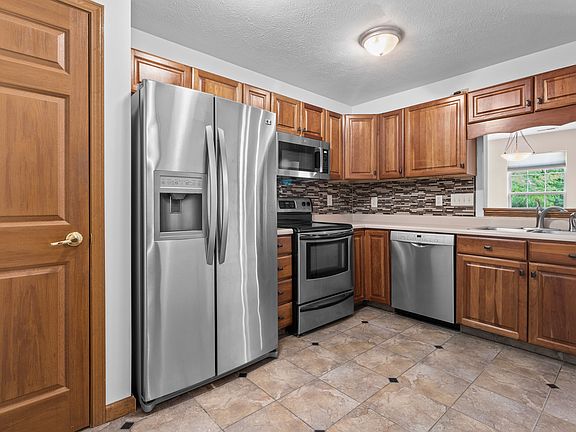 5th image of 10718 Ashview Dr