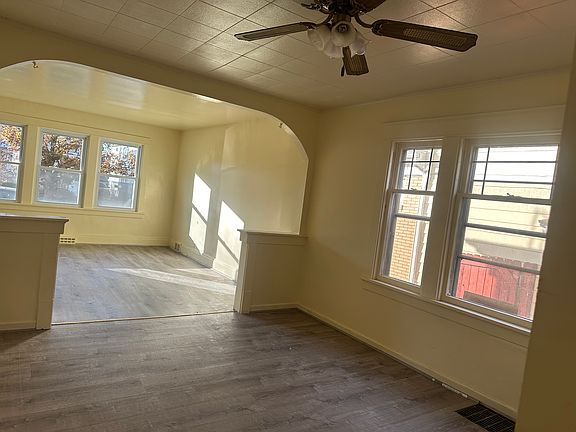 3rd image of 25 Pendennis Pl #1