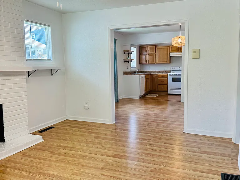 808 Hibner Ave — Photo 5