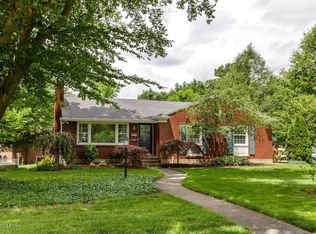 320 Bramton Rd, Bellewood, KY 40207