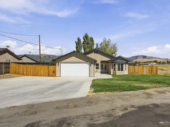 22044 Tin Ct, Tehachapi, CA 93561