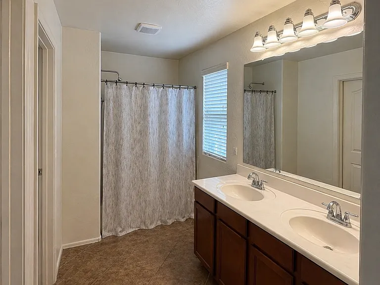 4370 E Carla Vista Dr — Photo 7