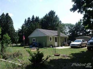 3600 W Burdickville Rd, Maple City, MI 49664
