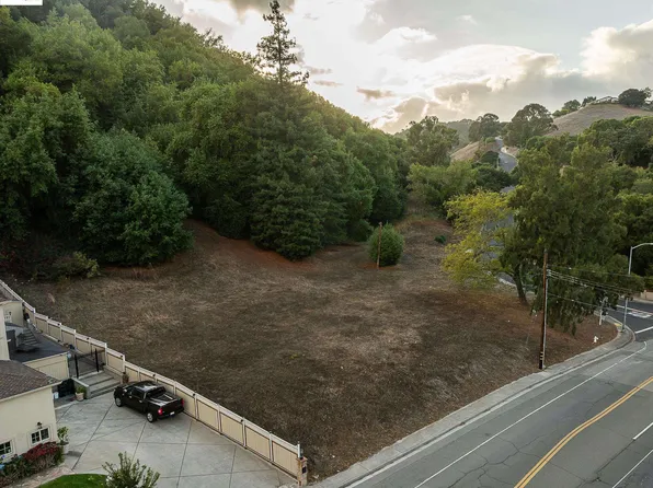 3300 Pinole Valley Rd, Pinole, CA 94564