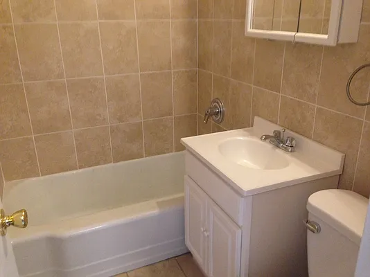 Rented by DYNAMIC REALTY OF NEW YORK CORP | media 32