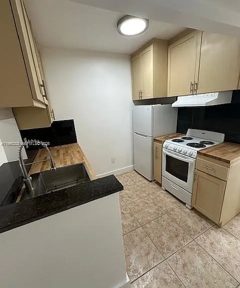 10776 N Kendall Dr #F17 — Photo 8