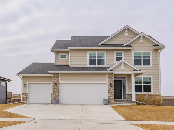 3144 Lakeview Dr SE, Altoona, IA 50009