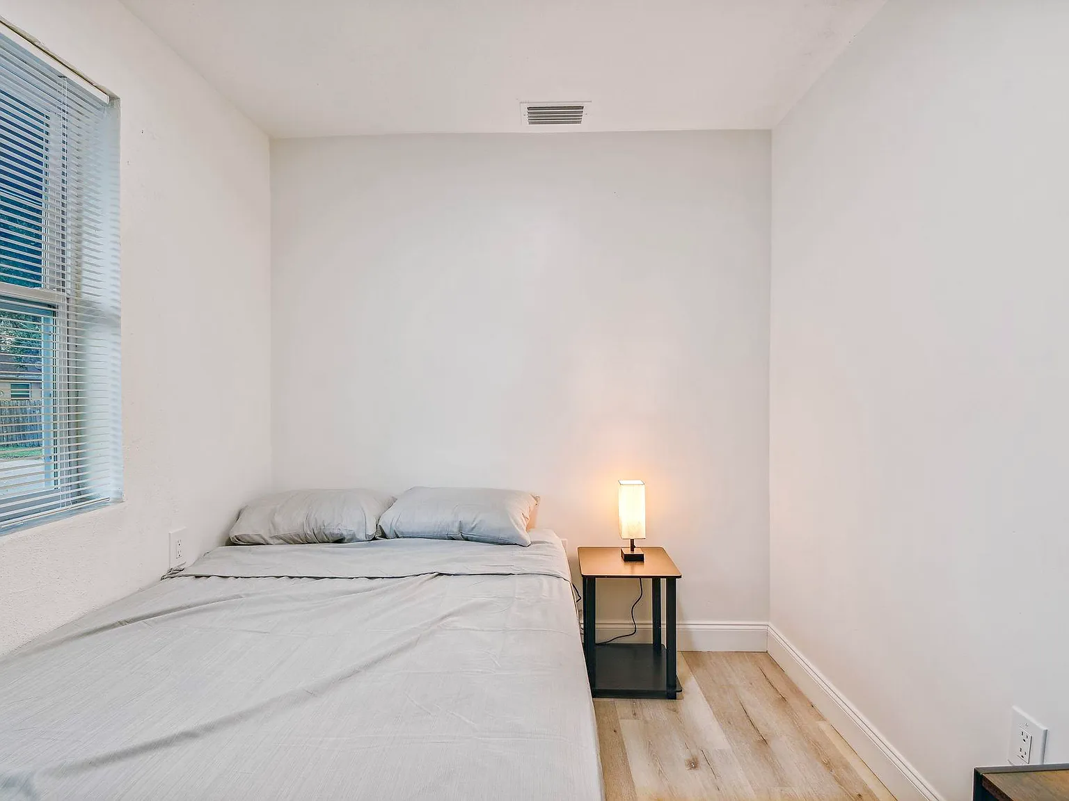 4 bed, 2.0 bath, 1200 sqft, $905 — Photo 3