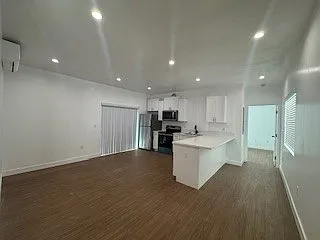 234 E 51st St #238-1/4 — Photo 6