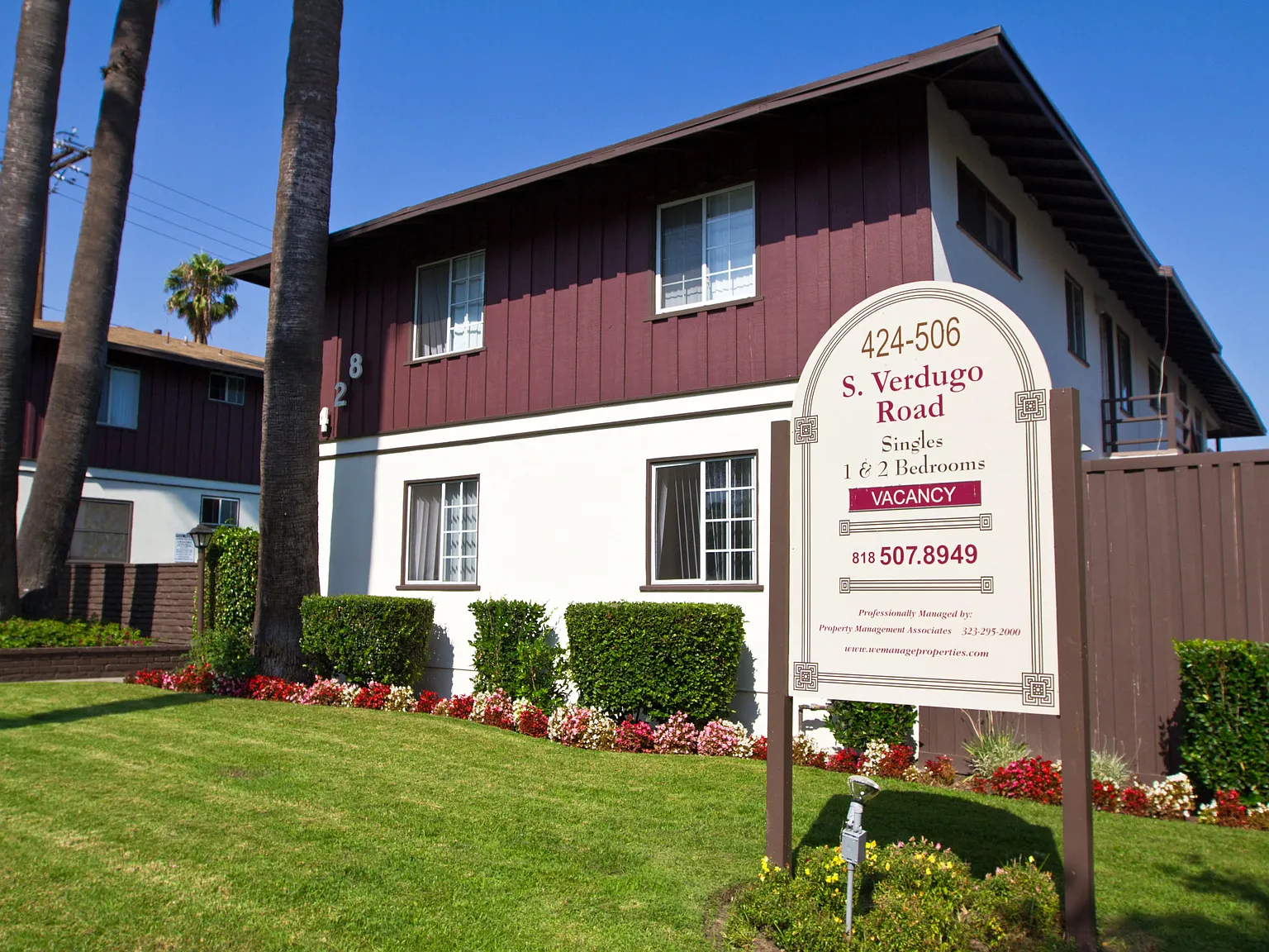 Verdugo Plaza Apartments — Photo 1