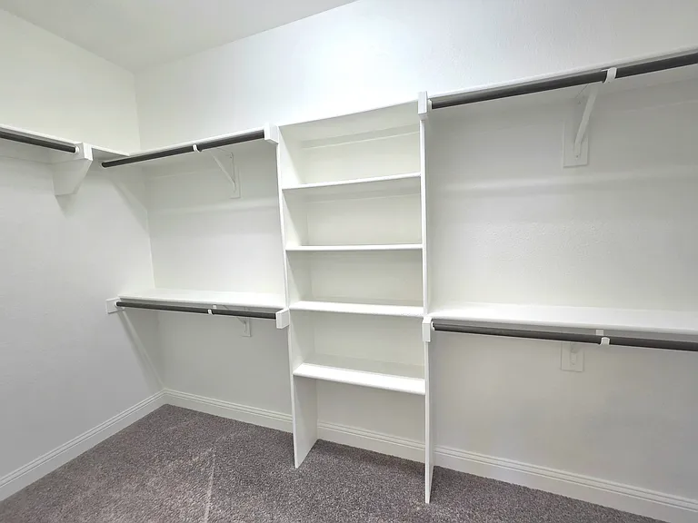 1 or 2 closets in Primary bedroom