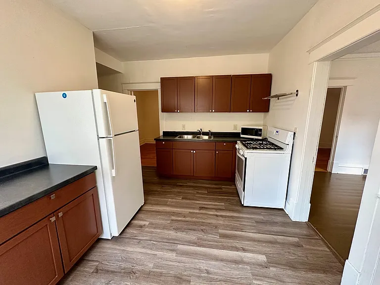 227 Humboldt Ave N #1 — Photo 8
