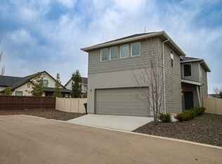 6113 N Colosseum Ave, Meridian, ID 83646