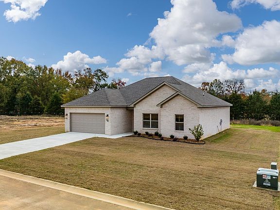 4th image of 21 Lewis Loop