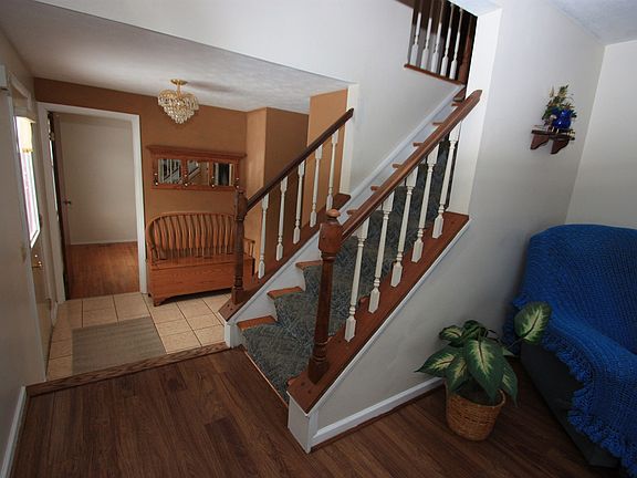 3rd image of 29 Blackwell Ln