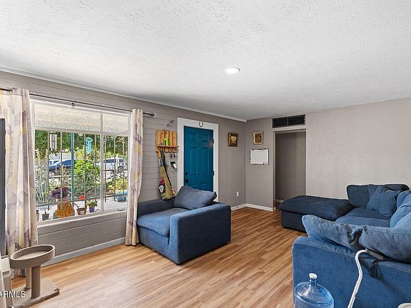 2nd image of 4920 W INDIANOLA Avenue