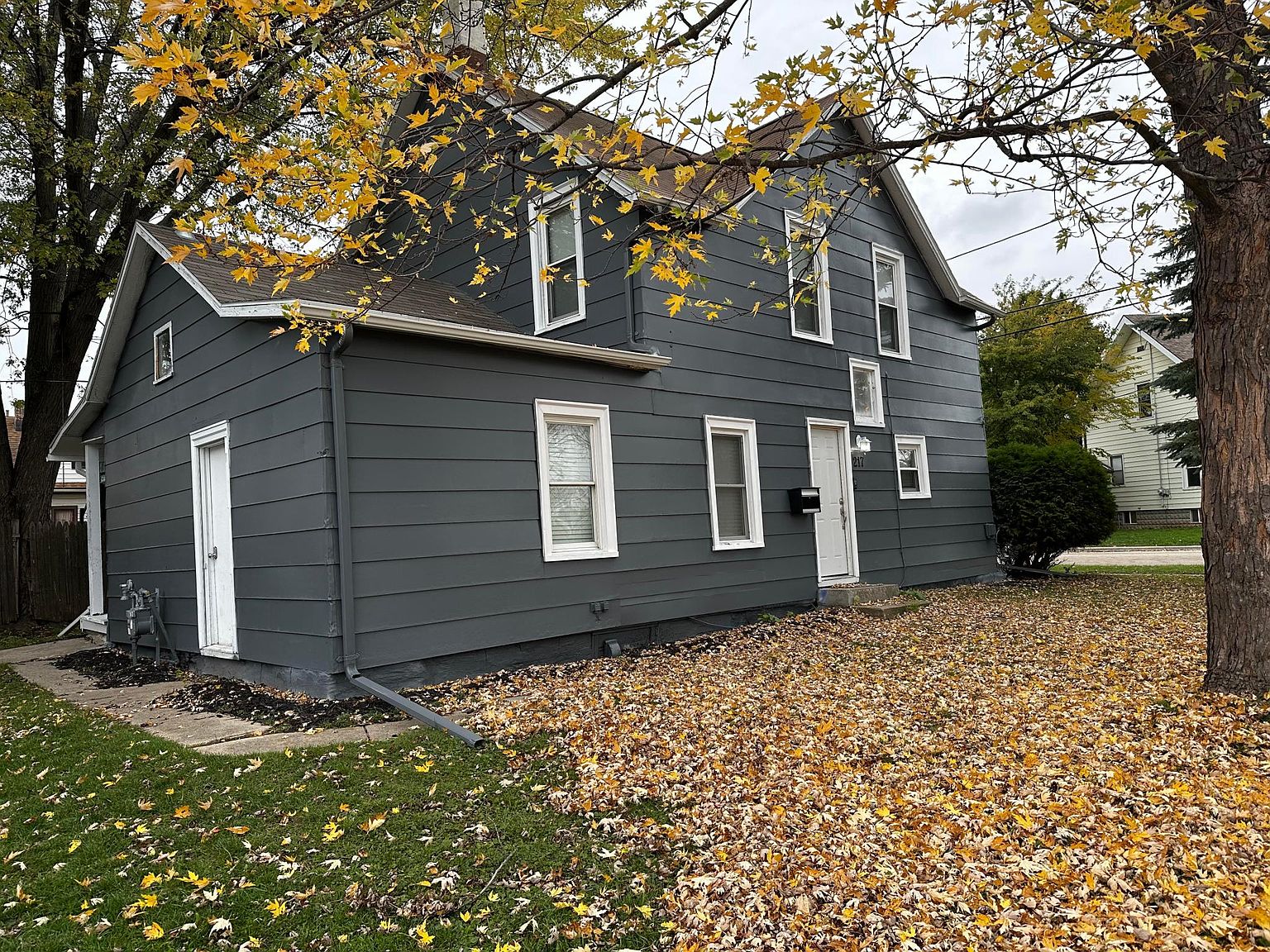 217 Spruce St 1/2, Neenah, WI 54956 Zillow