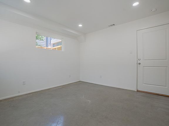 4th image of 5647 Live Oak St #5