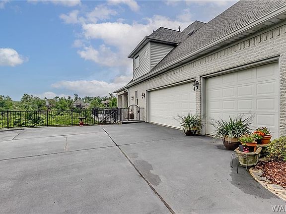3rd image of 6423 Lake Vista Dr