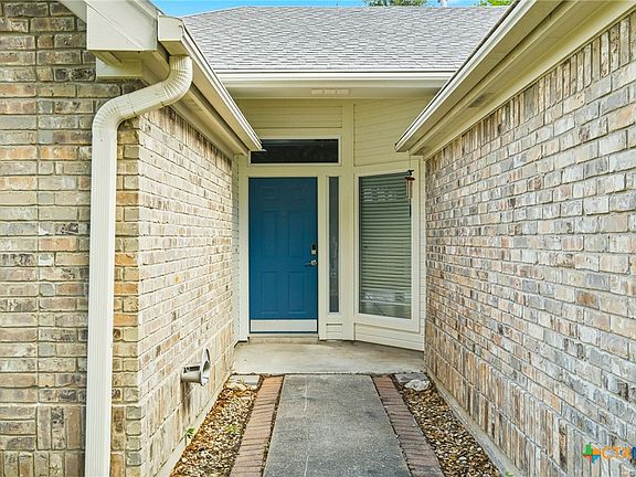 3rd image of 215 Rio Vista Dr