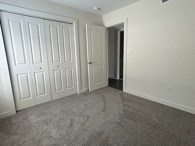 2521 Caldwell Ave S #A — Photo 5