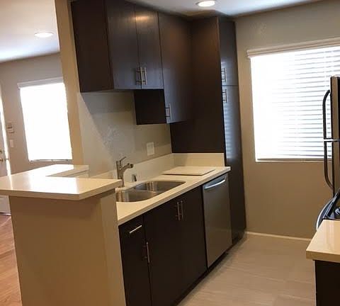 3rd image of 3875 Wilson Ave APT 5