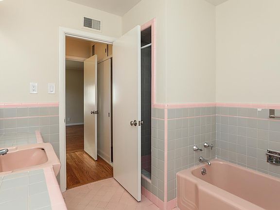 5th image of 1225 Santa Cruz Ave