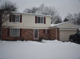 5933 Slate Dr, Troy, MI
