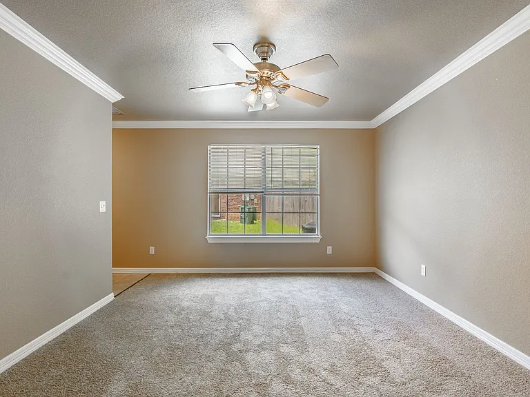 56 S Woodsprings Dr — Photo 8
