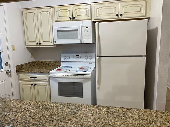 4th image of 3806 Terrie Rd