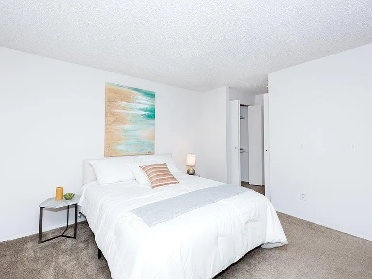 Fox Pointe — Photo 13