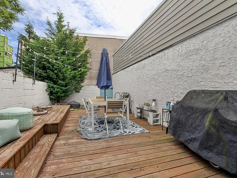 2053 E Sergeant St — Photo 9