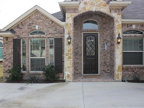Front Walk Up