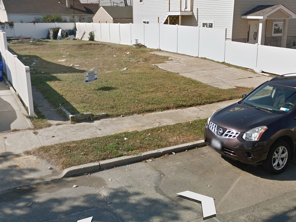 1st image of 715 Monroe Blvd