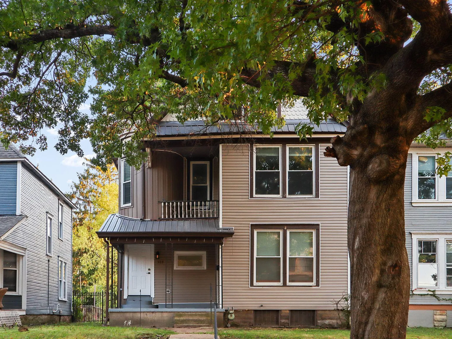 4 bed, 3.0 bath, 2600 sqft, $819 — Photo 3