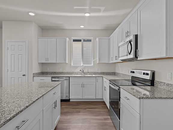 Light and Bright Kitchen