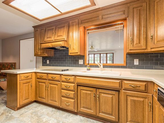 4th image of 2655 Hazelwood Ln