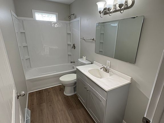 4th image of 2324 W Gilbert Ave