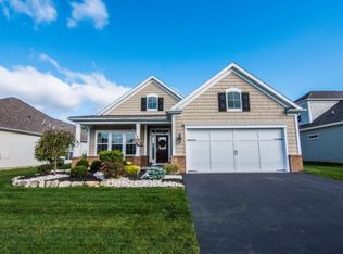 8 E Grimaldi Dr, Farmingdale, NJ 07727